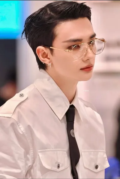 Flipped Chat AI – Sembang dengan Hyunjin 