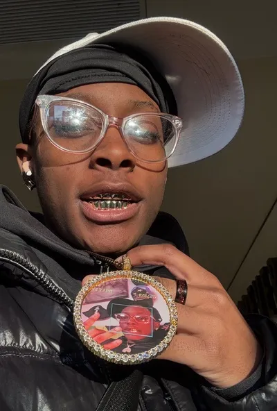 FlippedチャットAI – Kaelen Morrowとチャット