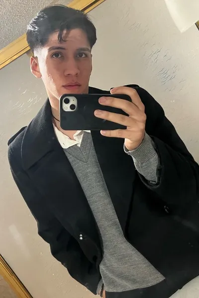 Flipped Chat AI – แชทกับ เซซาร์ การ์เซีย