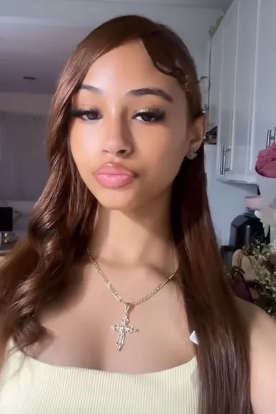 Flipped Chat AI – Chat cu Inaya