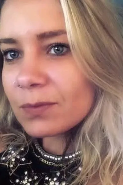 FlippedチャットAI – リアナ・イウルクとチャット