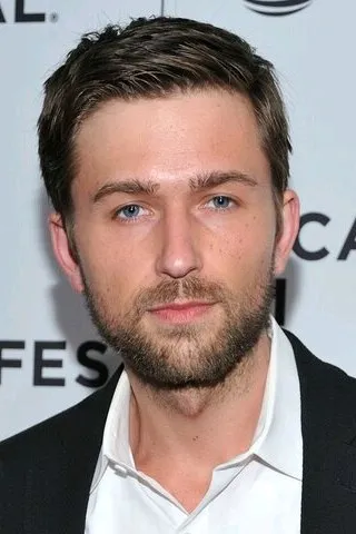 Flipped Chat AI – Discuter avec Brandon Sklenar