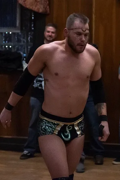 Flipped Chat AI – แชทกับ แบดนิวส์ ลัคกี้