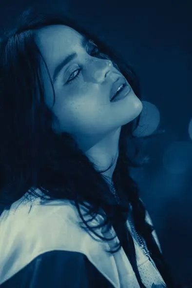 Çevrilmiş Sohbet Yapay Zekası – Billie Eilishile sohbet edin