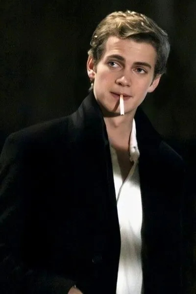 फ़्लिप्ड चैट AI – हेडन क्रिस्टेंसन के साथ चैट करें