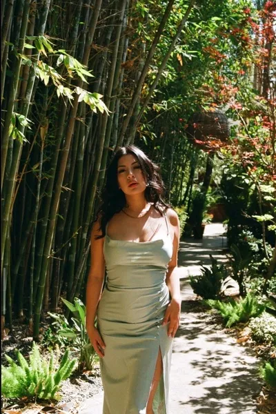 Çevrilmiş Sohbet Yapay Zekası – Sofiile sohbet edin