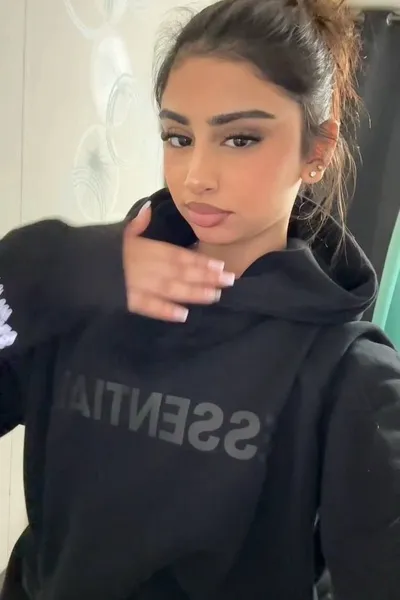 Flipped Chat AI – Csevegés Inès