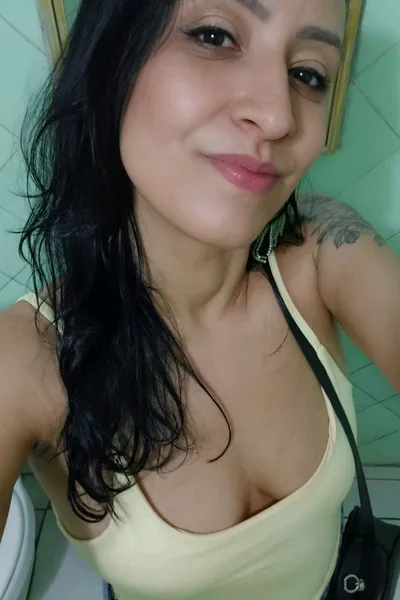 Flipped Chat AI – Chat cu Carolina Carolina