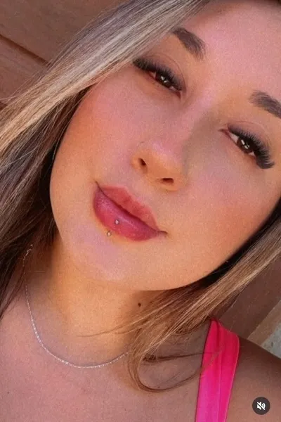 Flipped Chat AI – 與 Amandasanz 聊天