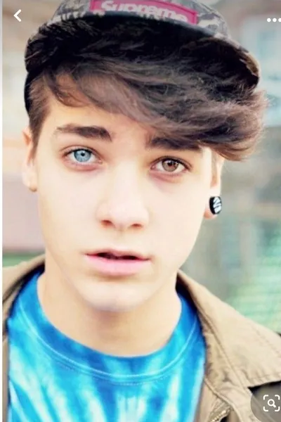 Flipped Chat AI – Hank DeMedici와 채팅