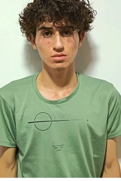 Flipped Chat AI – 與 阿爾瓦羅·門西亞 聊天