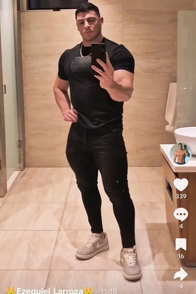 Flipped Chat AI – Chat dengan El Sequiél Ponce