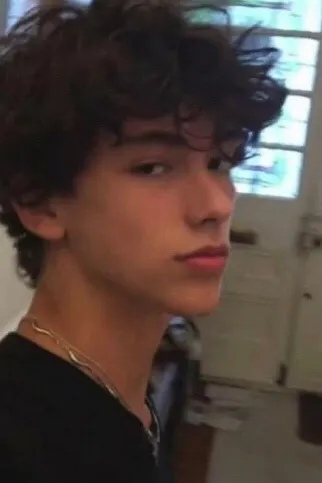 Flipped Chat AI – kalbėkite su Finnas