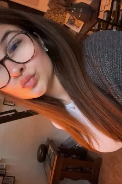 Flipped Chat AI – Sembang dengan Leena