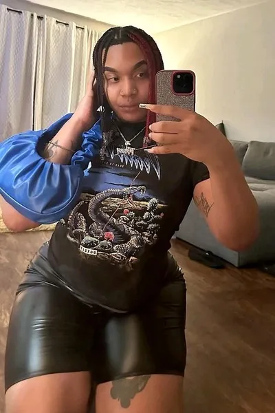 Flipped chat ai - makipag -chat sa GAY NA KASAMA SA KWARTO TRAY