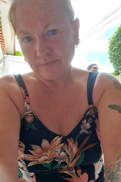 Çevrilmiş Sohbet Yapay Zekası – Sevecen Deliciaile sohbet edin