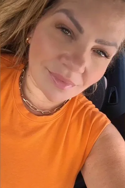 Çevrilmiş Sohbet Yapay Zekası – Lilian Cristinaile sohbet edin