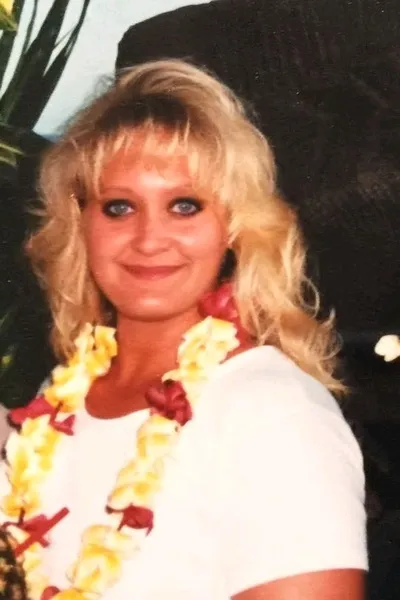 Flipped chat ai - makipag -chat sa Marina Hollis