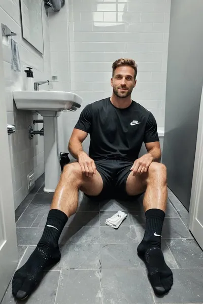 AI trò chuyện đảo ngược – Trò chuyện với Ethan