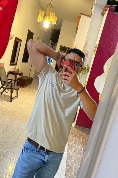 Flipped Chat AI – Chat cu Dani