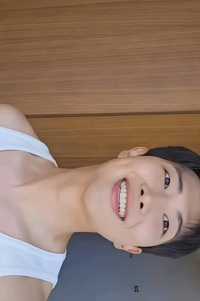 Flipped Chat AI – Chat cu Kim Namjoon