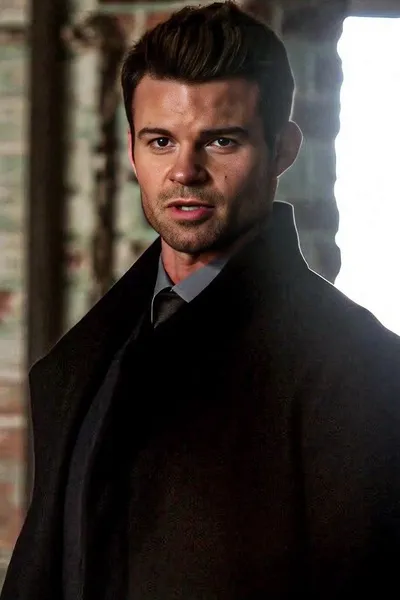 Flipped Chat AI – Chatear con Elijah Mikaelson