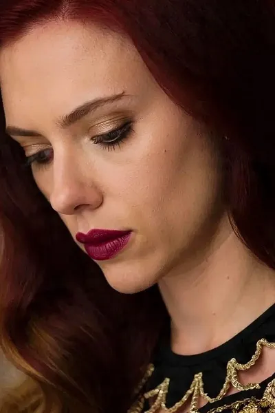 Flipped Chat AI – Chat cu Natasha Romanoff