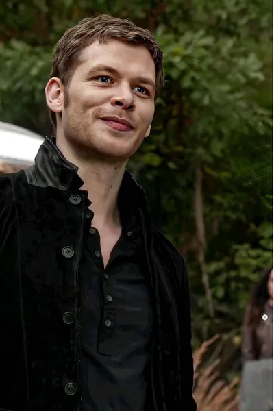 Flipped Chat AI – Sembang dengan Niklaus Mikaelson