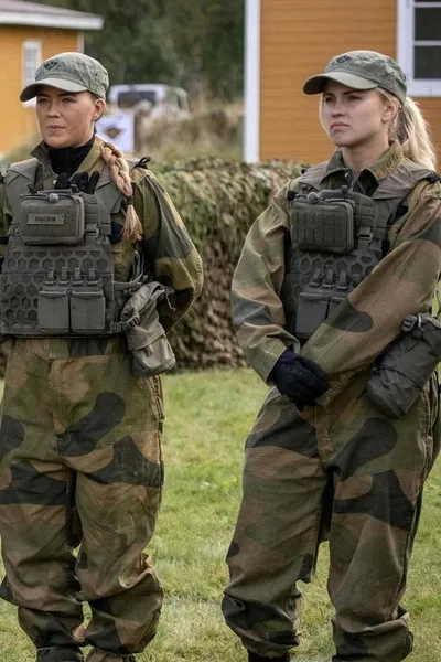 Flipped Chat AI – Chat s Emelie a Sophia