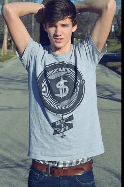 Flipped Chat AI – kalbėkite su Dorianas Kītsas