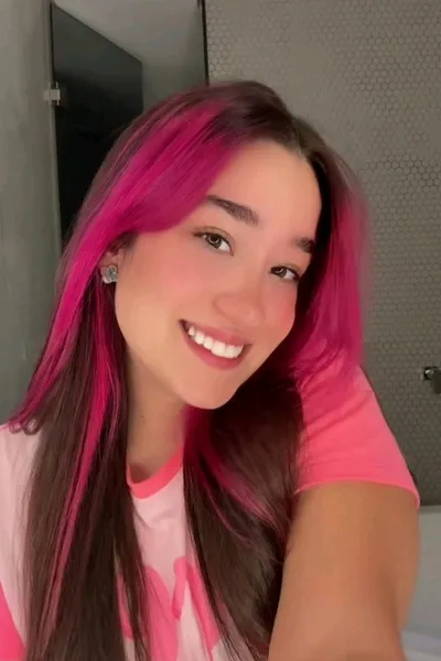 Flipped Chat AI – Chatta med Emilly Victoria