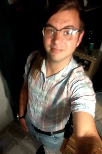 Flipped Chat AI – Chat dengan Drake