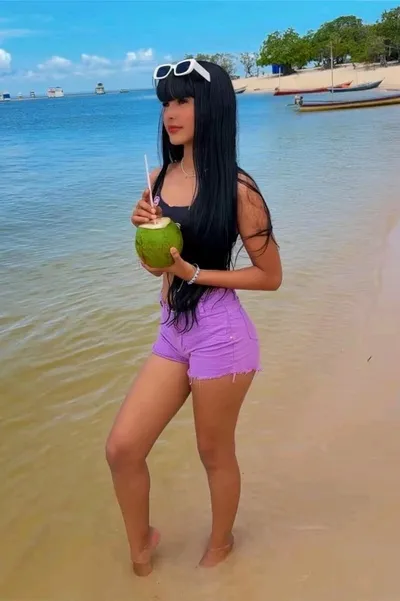 Odwrócony czat AI – rozmawiaj z Vitória Sophia terra