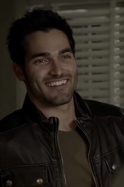 Flipped Chat AI – Чат с Дерек Хейл