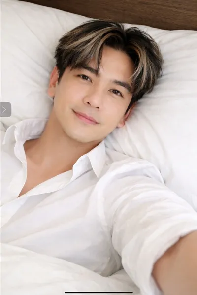 Flipped Chat AI – แชทกับ อาร์ม