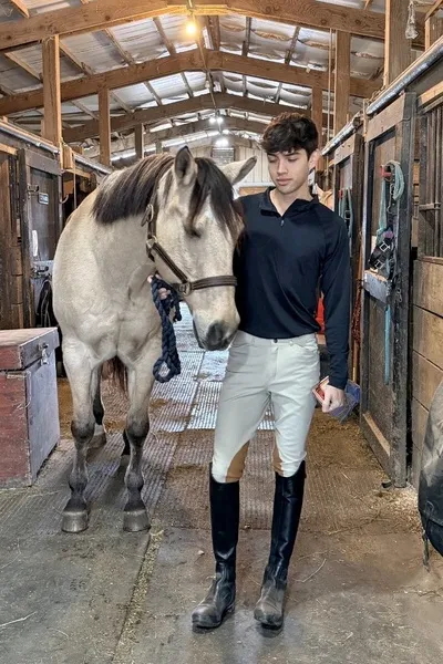 Flipped Chat AI – Чат с Едгар Сту