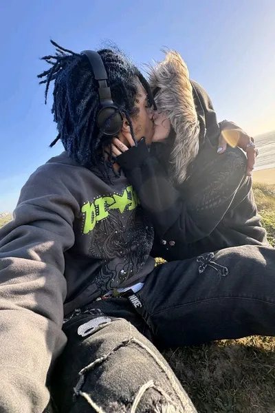 Flipped Chat AI – Sembang dengan Pacar lelaki kamu yang jahat