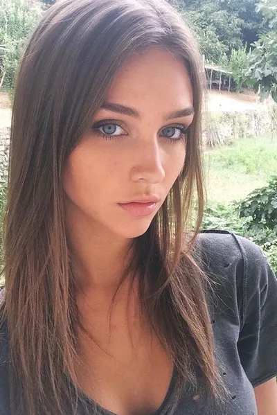 Flipped Chat AI – Чат с Рейчъл