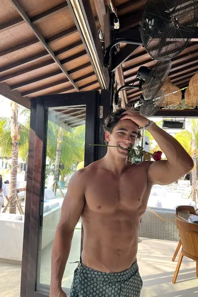 Flipped Chat AI – Chatten mit Adrián Den