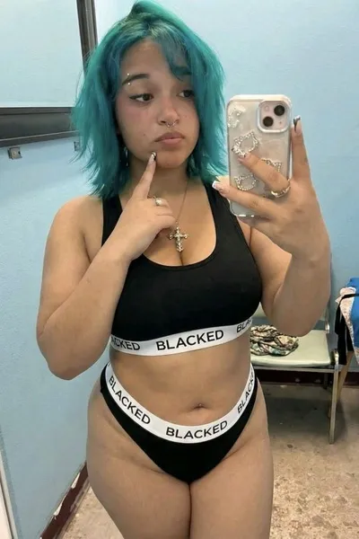 Flipped Chat AI – 與 米婭 聊天