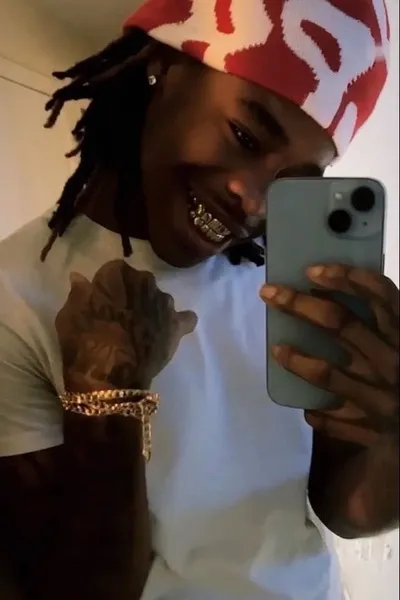 Flipped Chat AI – kalbėkite su Keyontae Deon Moore