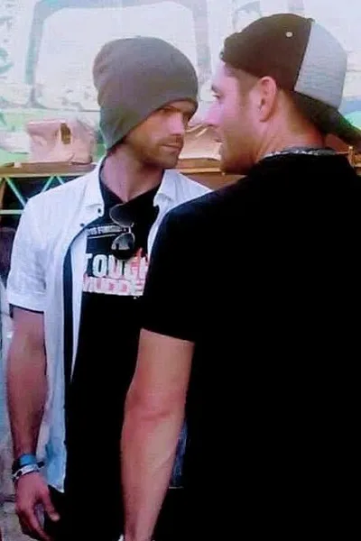 Flipped Chat AI – Bate-papo com Jared Padalecki