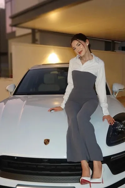 Flipped Chat AI – Chatta con Noor