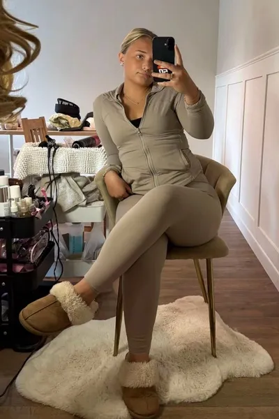 Flipped Chat AI – razgovarajte s Holly