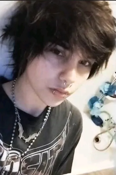 Flipped Chat AI – Чат с Фембой🏳️‍🌈