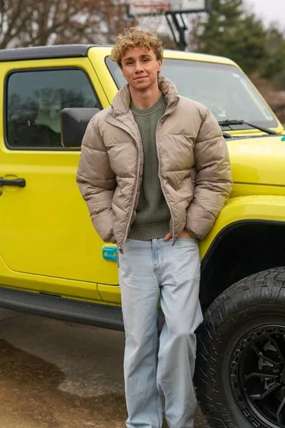 Flipped Chat AI – Bate-papo com Adrián Montoya