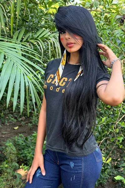 Flipped Chat AI – Chatta con Vitóriasophiaterra_🦄