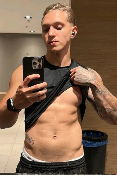 Flipped Chat AI – Chatta med Giani Spencer