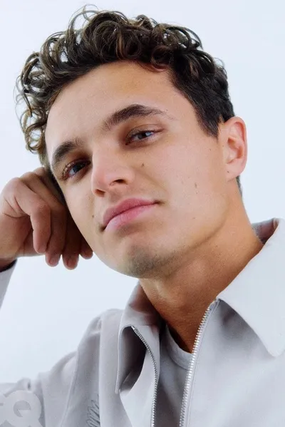 Flipped Chat AI – 與 蘭多·諾里斯 聊天