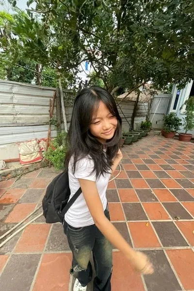 फ़्लिप्ड चैट AI – कैमिला के साथ चैट करें